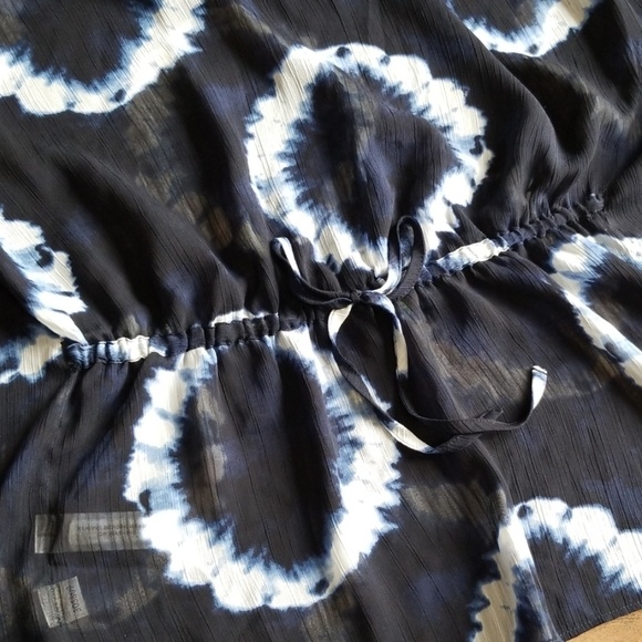 Ann Taylor Loft sheer flowy top - Picture 3 of 8